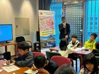 慶應義塾横浜初等部による大使館訪問