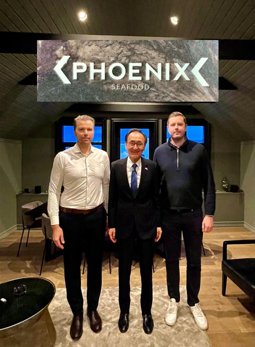 Phoenix Seafood and Ambassador Takewaka Keizo