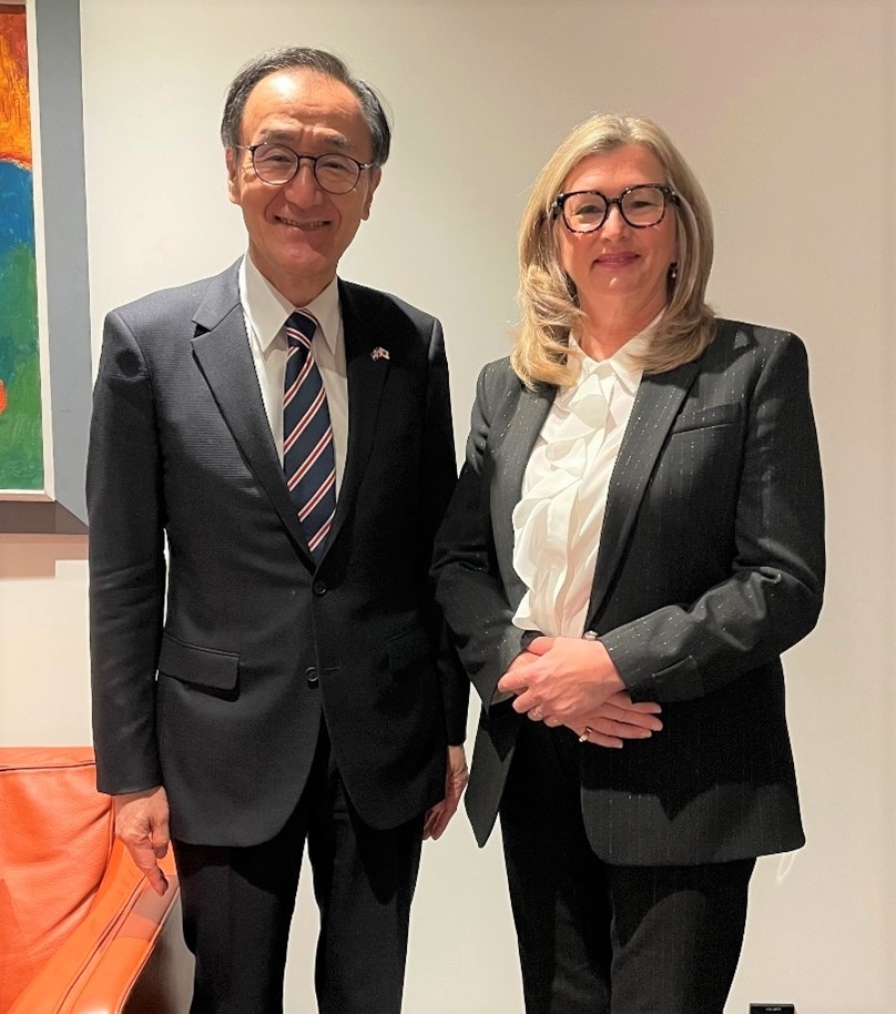 Minister of Health and Ambassador Takewaka Keizo